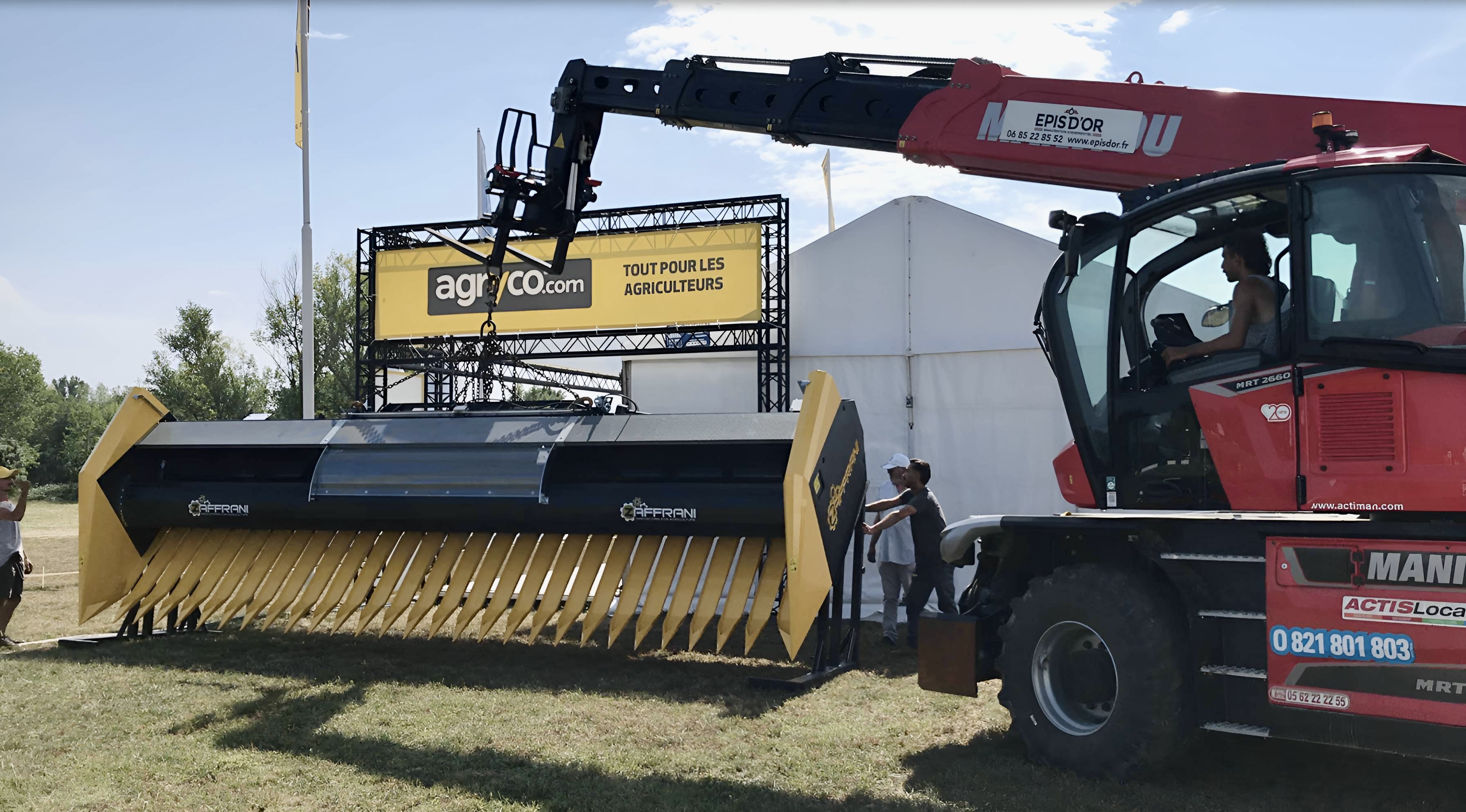 Organisateur de salon en supervision de montage